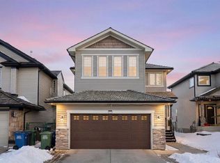 52 E Glensummit Close, Cochrane, AB T4C 2K1