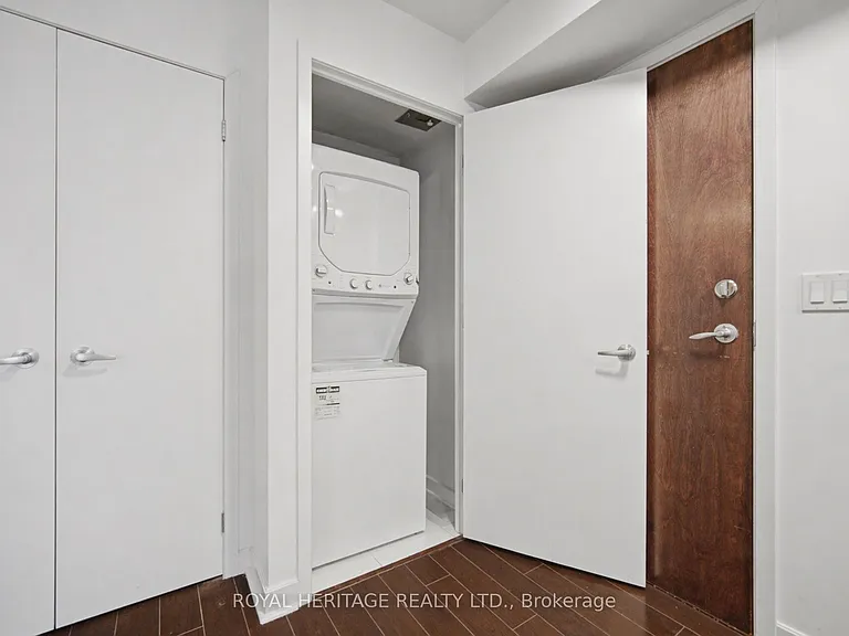 12 Yonge St #611 — Photo 4