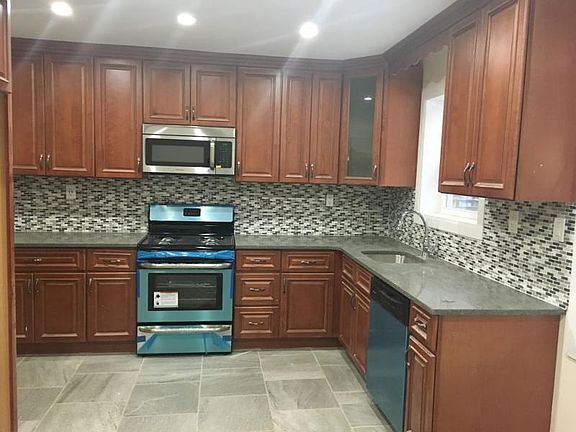 5th image of 3879 Amundson Ave #1FAM