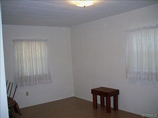 5th image of 837 E I St
