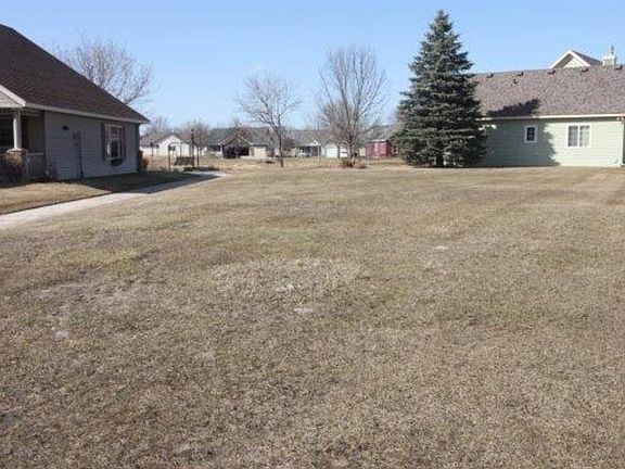 2nd image of 1019 1st St N