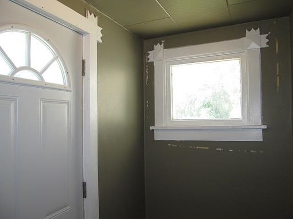 3rd image of 1423 C Ave