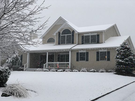 3rd image of 21 Skyhaven Dr