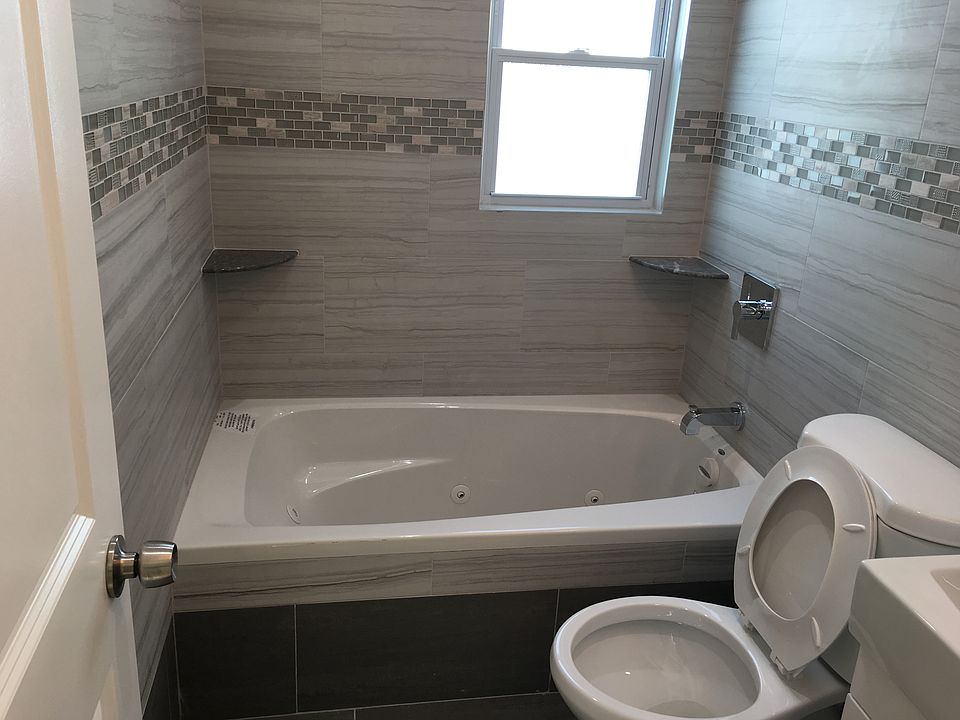 2nd image of 11420 202nd St