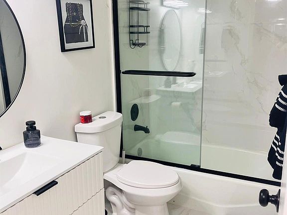 3rd image of 3910 Inverrary Boulevard #203B