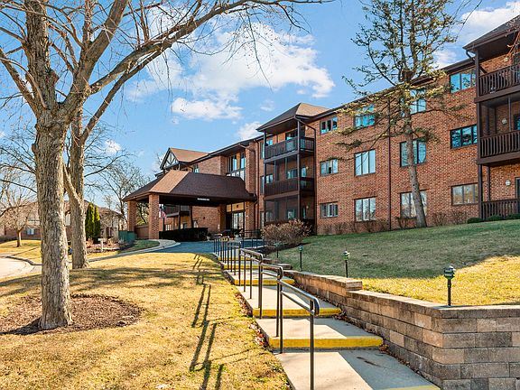 4th image of 7737 W Golf Dr APT 104