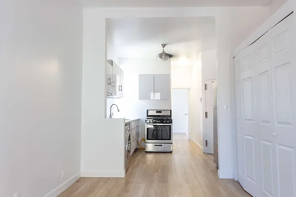 Rented by Smart City Real Estate LLC | media 9