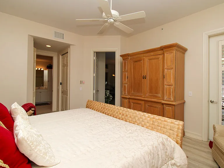 825 Bentwater Cir #101 — Photo 33