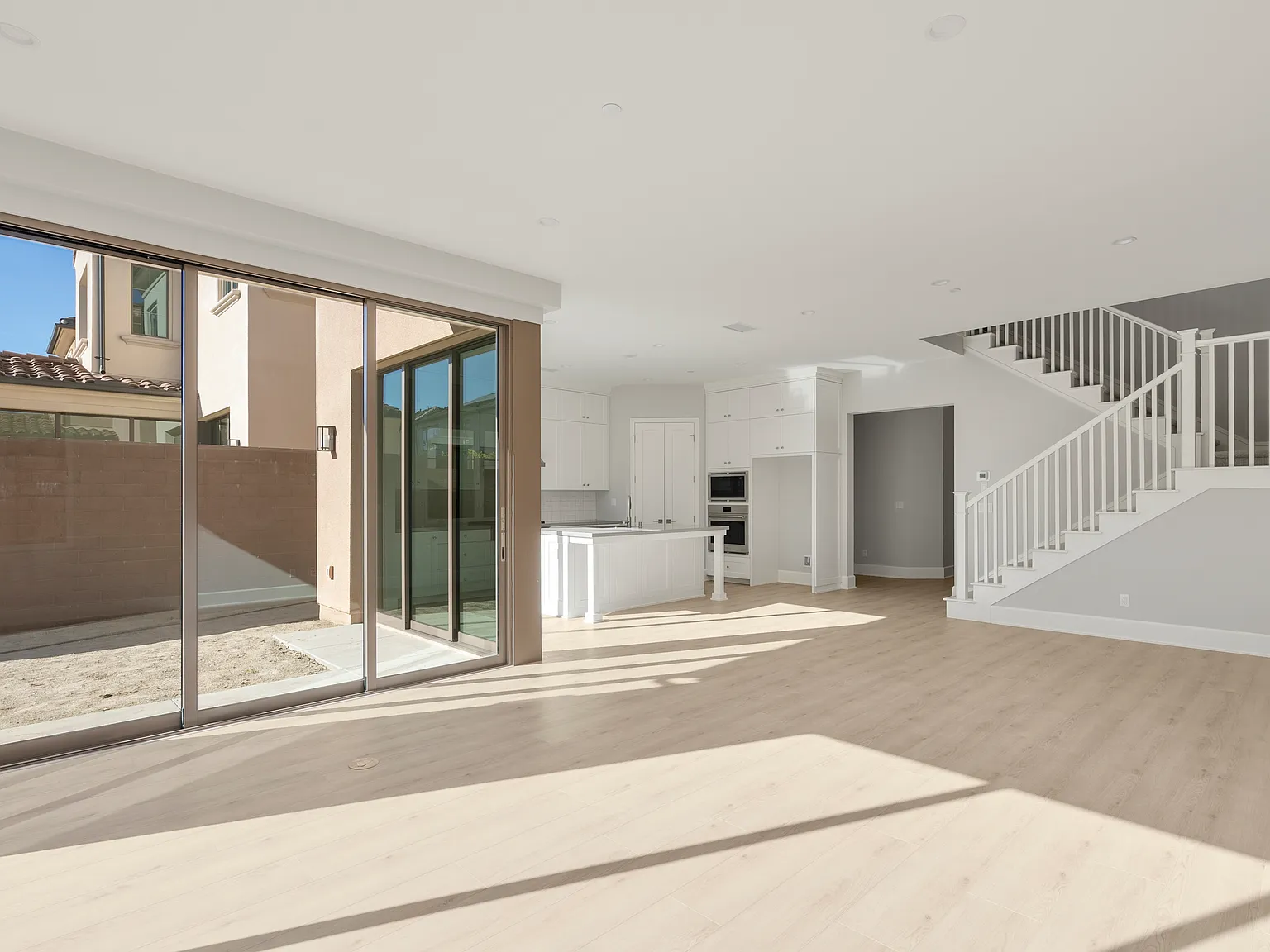 4 bed, 2494 sqft, $6,800 — Photo 3