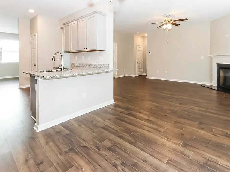 1544 Denver Way — Photo 6