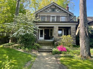 2832 Hampshire Rd, Cleveland Heights, OH