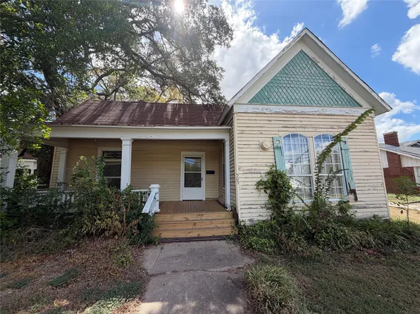 505 W Buck St, Caldwell, TX 77836