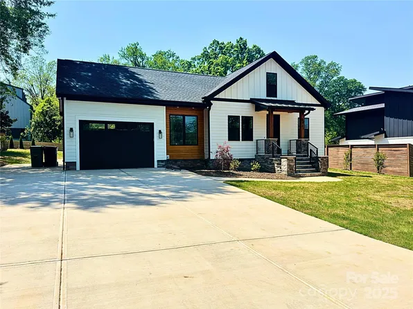 2907 Lake Ave, Charlotte, NC 28208