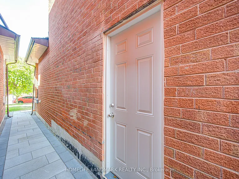 25 Lansbury Dr — Photo 24