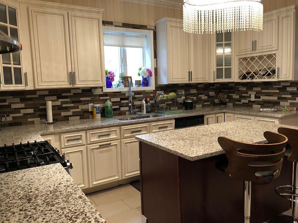 2nd image of 383 Quentin Rd