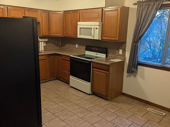 4th image of 124 Glenbrook Dr