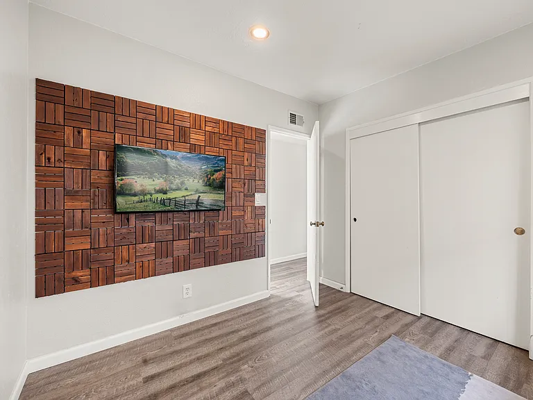 Tv in bedroom