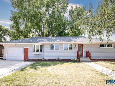1315 W Ash Ave, Mitchell, SD, 57301