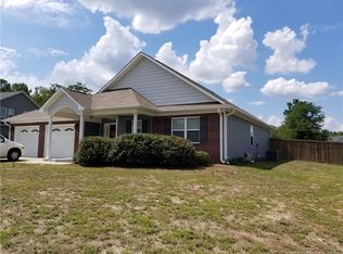 1104 Cottage Oaks Ct, Hope Mills, NC 28348