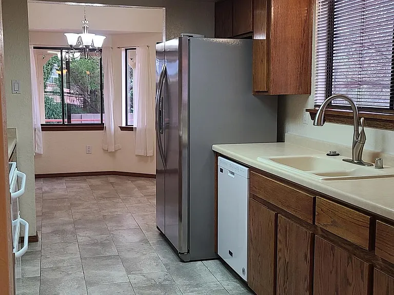 1117 Stutz Dr NE — Photo 6
