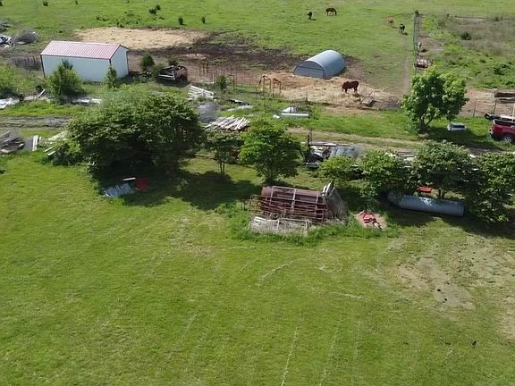4th image of 949 Juneberry Rd