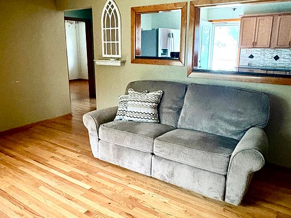 2nd image of 701 N Jay Ave
