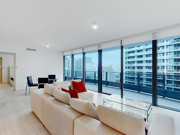 5th image of 1000 Brickell Plz #3609