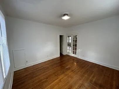 5 bed, 2.0 bath, 2036 sqft, $1,300 — Photo 4