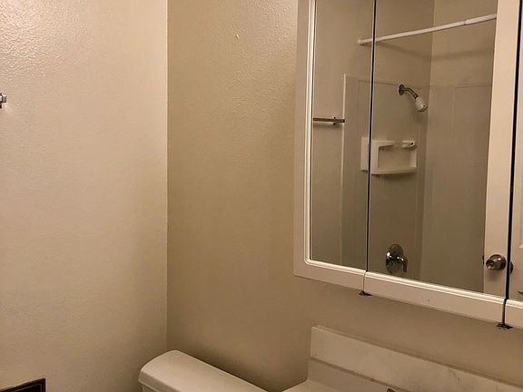 4th image of 1612 Valley Ave E APT 33