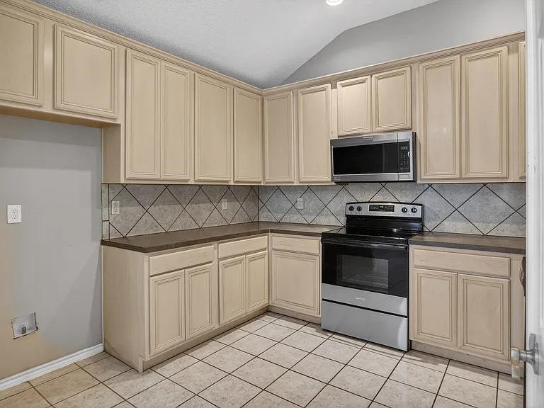 1105 Hidden Glade Dr — Photo 10