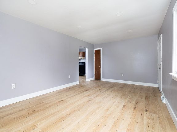 4th image of 2301 U St