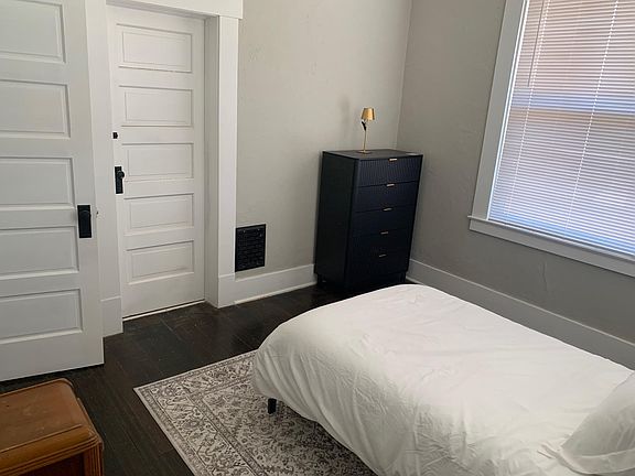3rd image of 1201 N Irwin St #11