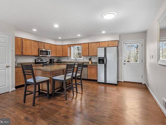 3rd image of 411 W McKendree Rd