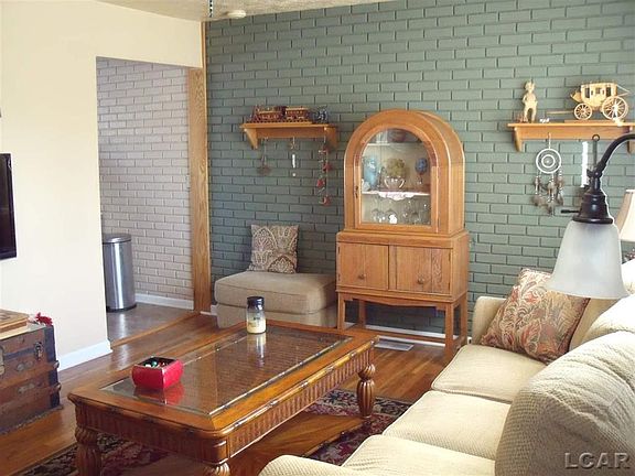 3rd image of 6146 S Ivanhoe Ave