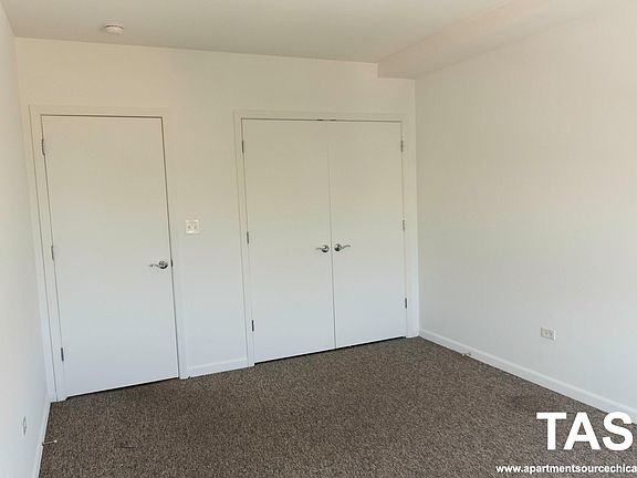 5th image of 1544 W Glenlake Ave APT 3C