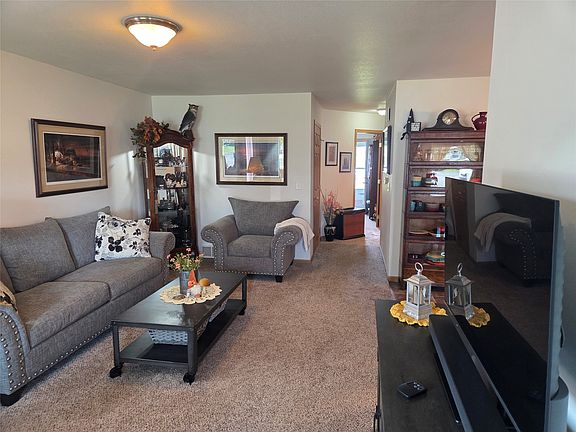 2nd image of 107 Pine Ridge Drive