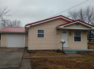 324 W Lafayette St, Olney, IL 62450