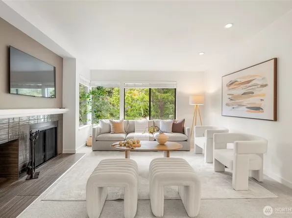 1336 Bellevue Way NE #4, Bellevue, WA 98004