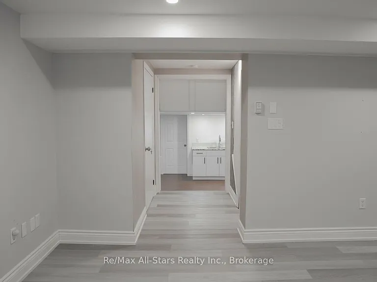 1 Crescent Ct #LOWER — Photo 13