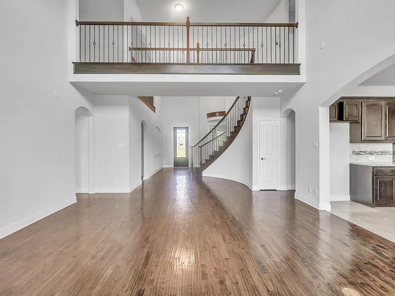 1708 Stillwater Dr — Photo 6