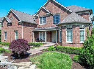 50572 Langley Dr, Novi, MI 48374