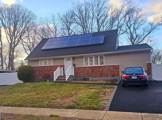 59 Ronald Dr N, Amityville, NY 11701