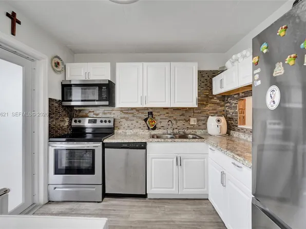 4650 Washington St APT 209, Hollywood, FL 33021