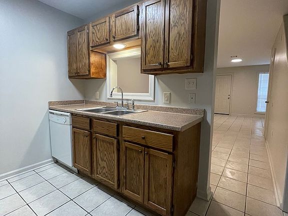 4th image of 500 Loire Ave APT B