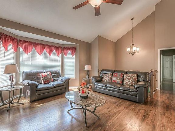 3rd image of 4113 N 110th Ter