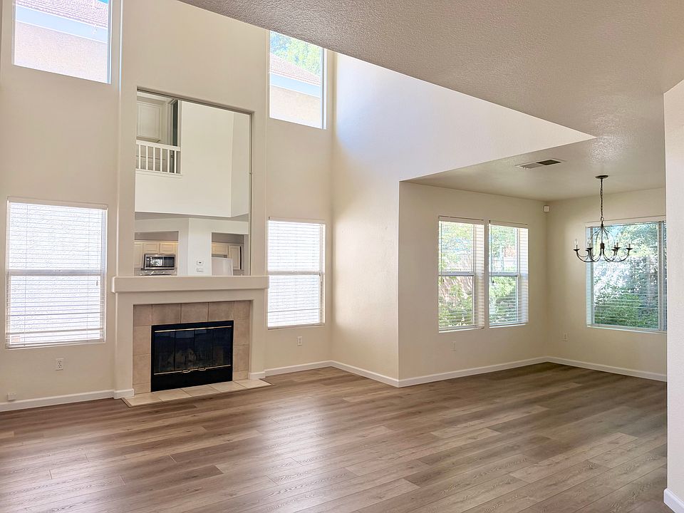 1st image of 3492 Apollo Cir