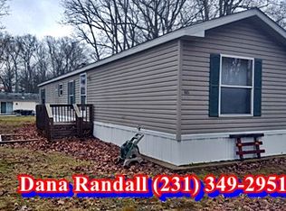 8821 N 17th Ave, Bitely, MI 49309