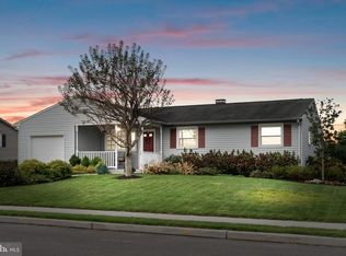 12 Harlington Dr, Hamilton, NJ 08610