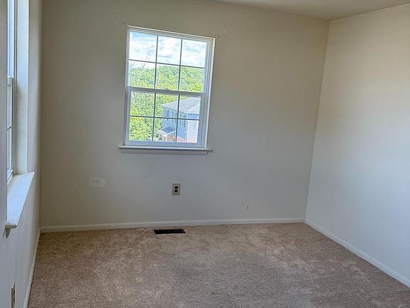 2nd image of 218 Lexington Rd