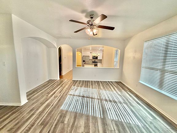 4th image of 3418 Lorne Dr
